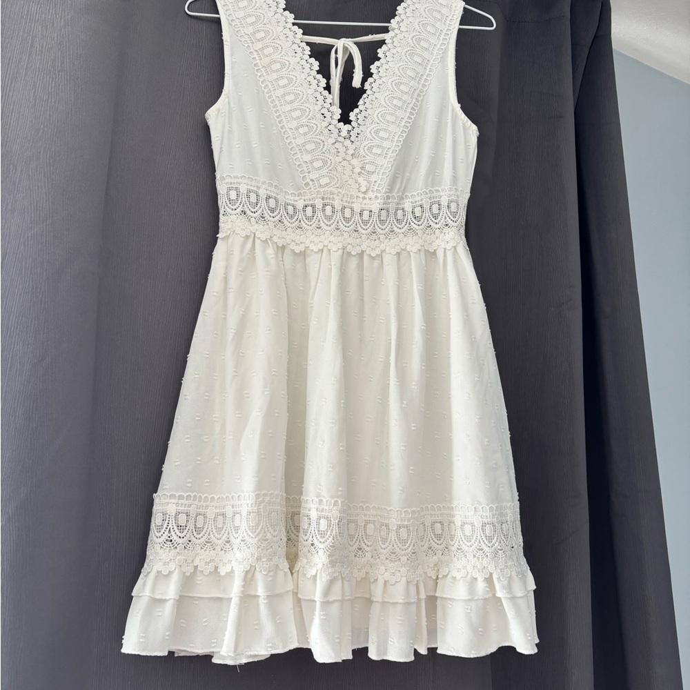 Sleeveless White Lace V-Neck Mini Dress